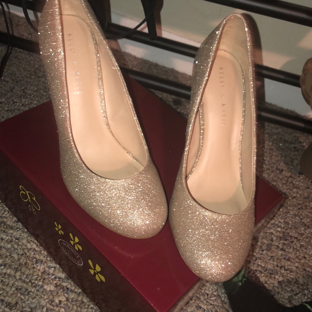 Heels - Picture 2 of 4